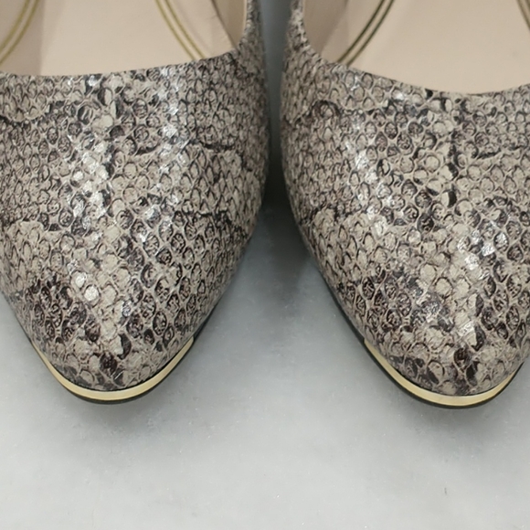 Cole Hann Grand Ambition Wedge Heel Pump in a snake, Size 9 - Picture 5 of 8